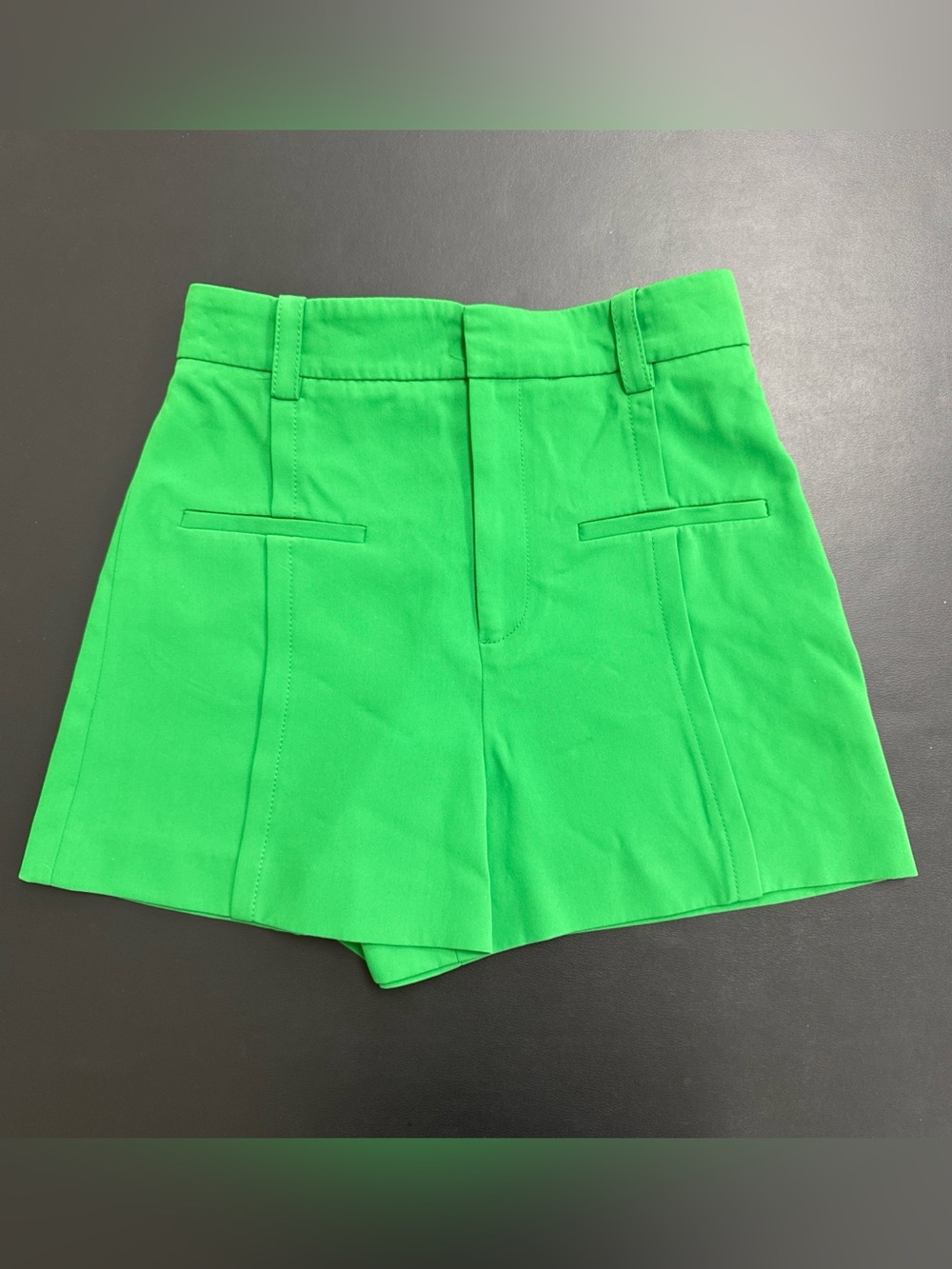 ZARA Women’s Green High-Waist Tailored Shorts. Size small. NWOT.
